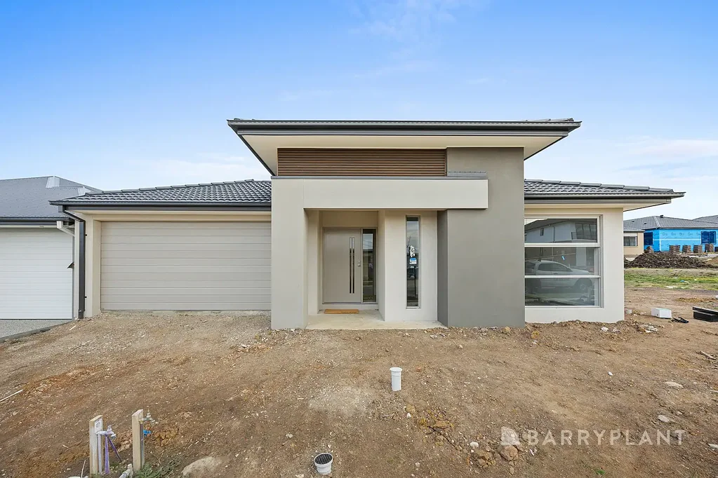 Brand New Luxury in Maple Grove Estate