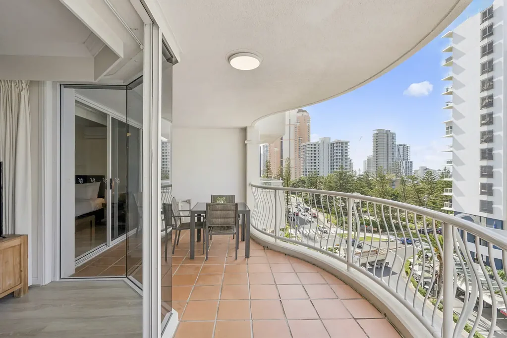 Broadbeach 1Zimmer Elevated Coastal Living in the Heart of Broadbeach