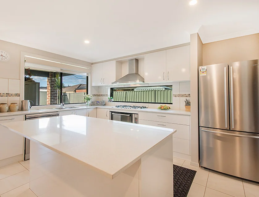 66 Ardent Crescent, Cranbourne East, South East Melbourne, 4 कमरे, 2 बाथरूम, House