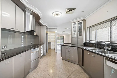 33 Ednah Street, Como, WA 6152, 5 Bedrooms, 3 Bathrooms, House
