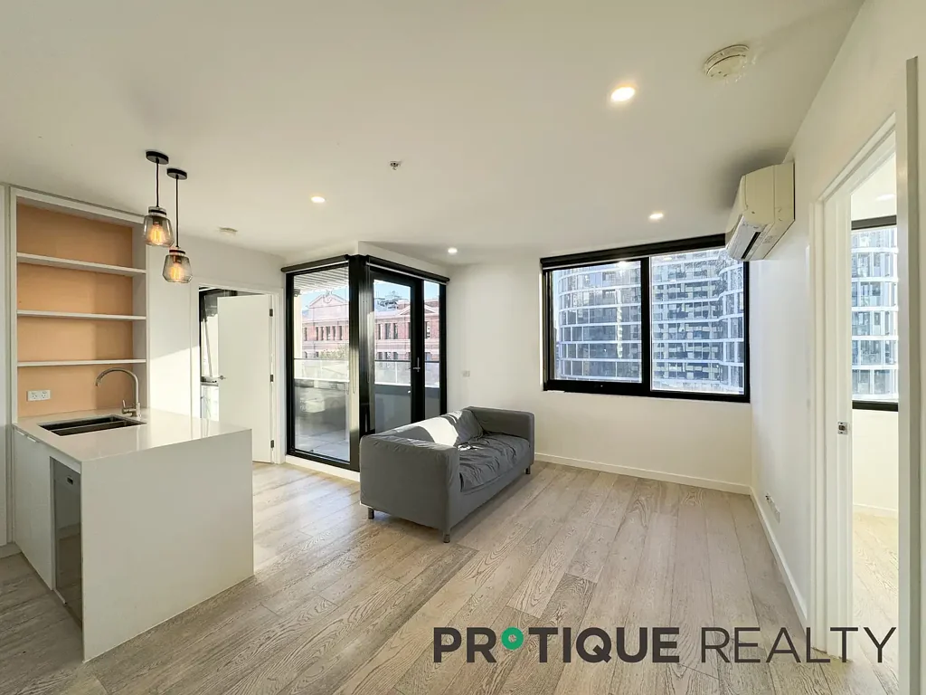 Fully furnished beautiful 2Bedroom 1Bathroom apartment near southern cross!!!