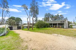 12 Sea Breeze Avenue, Golden Beach