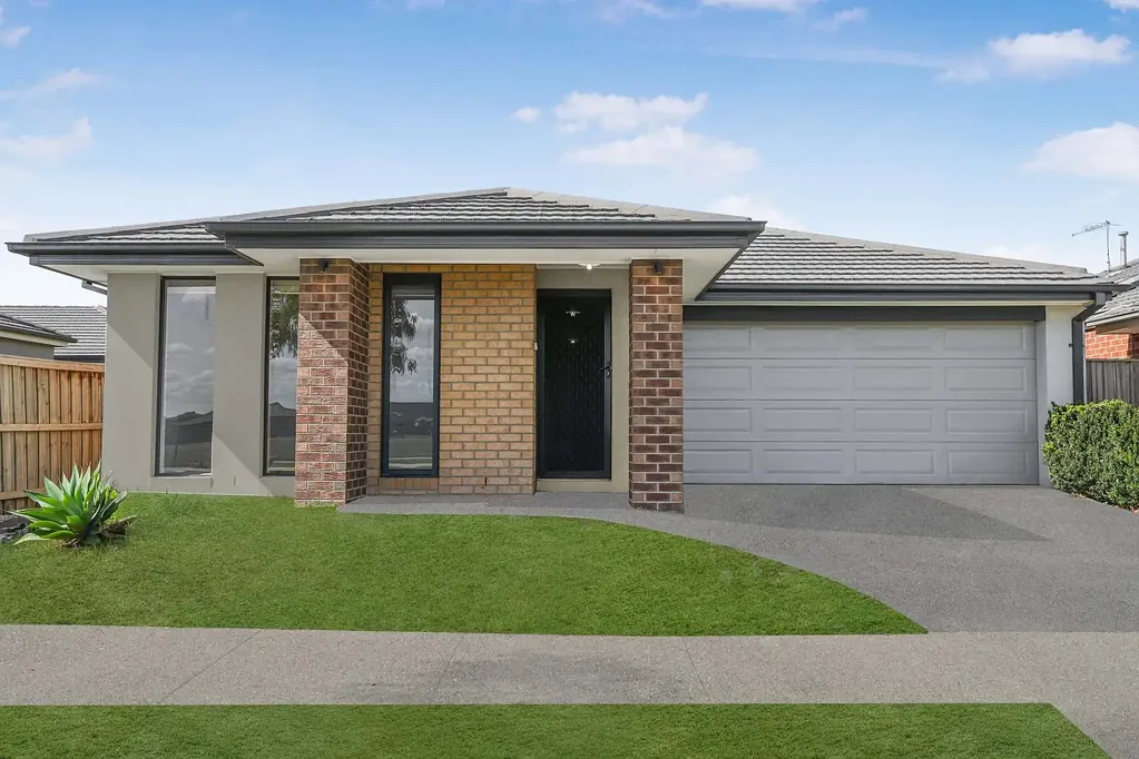 27 Treeve Parkway, Werribee, VIC 3030