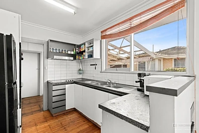 Belmont 3ਬੈੱਡਰੂਮ Belmont Entry Opportunity: A Solid Home with Endless Potential!