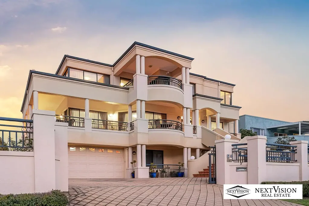 Coogee 5房  Grand Coastal Family Living with Resort-Style Entertaining