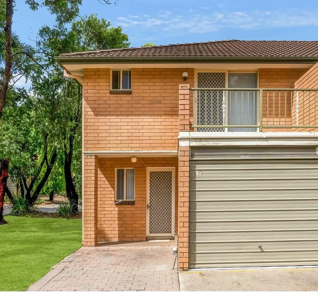 Westmead 3部屋 MODERN , DOUBLE BRICK  TOWNHOUSE IN PRIME LOCATION...