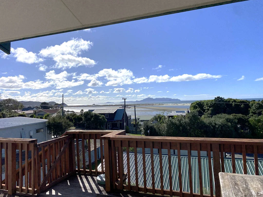 Mangawhai Heads 3Kwarto The Ideal Beach Bach –Location & Views
