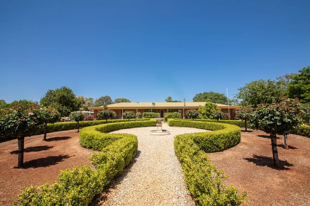 Dubbo 4 Slaapkamer 19 Colony Crescent - Space, Privacy & Endless Potential on Over an Acre