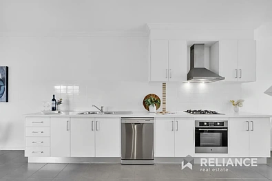 5 Moncrieff Parade, Point Cook, VIC 3030, 3 habitaciones, 2 baños, House