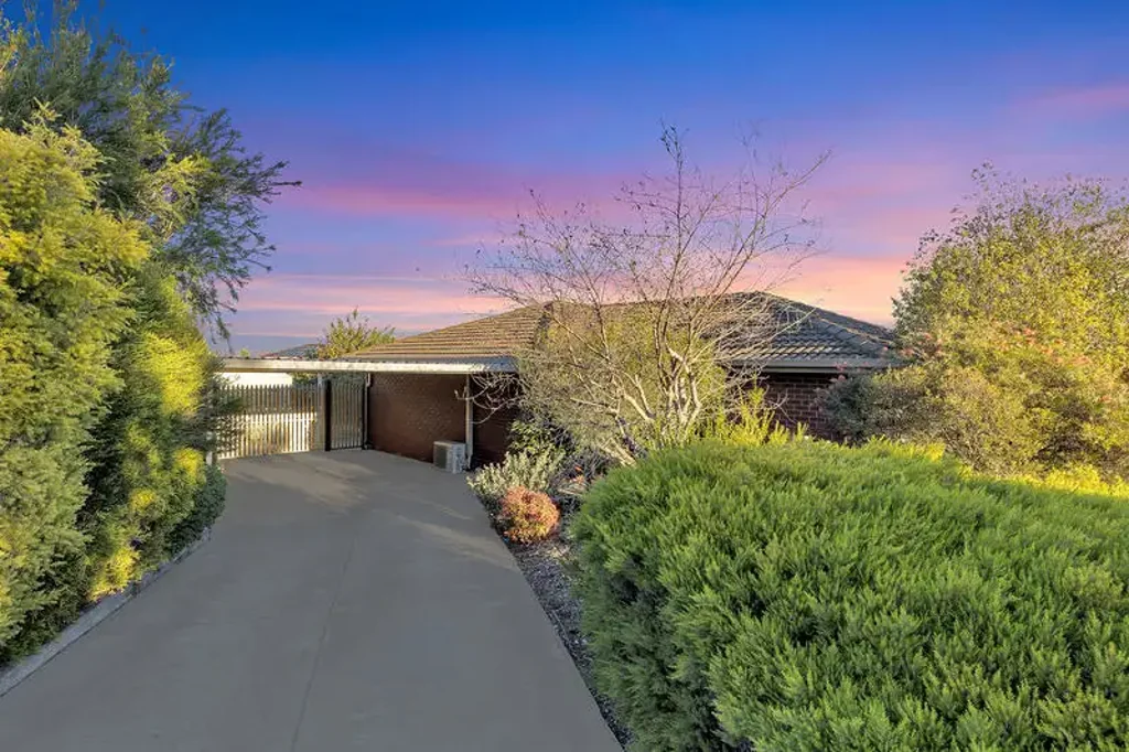 136 Lightwood Crescent, Meadow Heights, VIC 3048