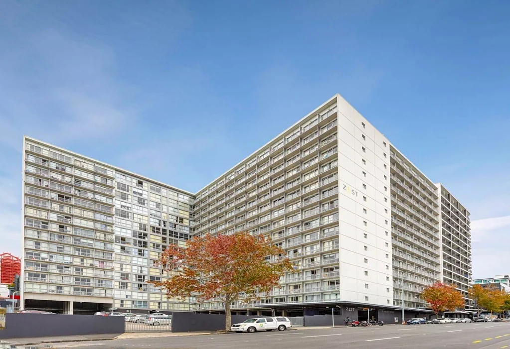 Furnished 2 bedrooms apartment in City