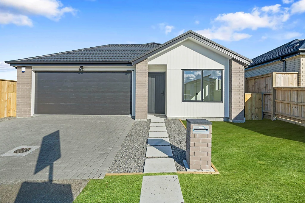 Karaka 4房  GJ Gardner Homes with 10 Year Master Build