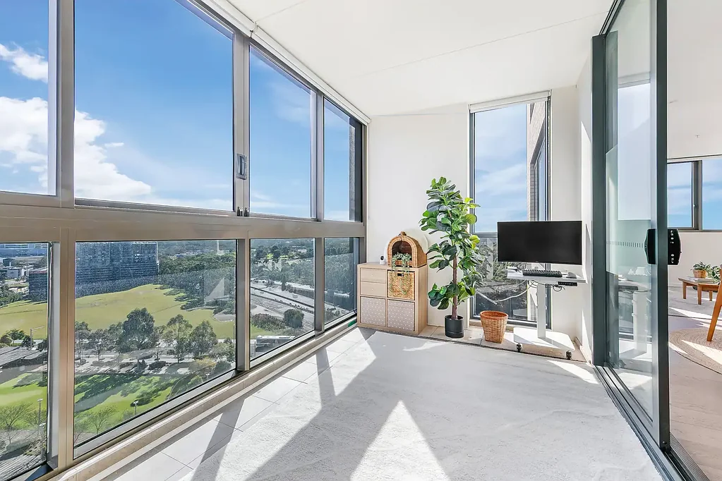 Macquarie Park 2房 朝北公园景观 智能家居升级 全屋中央空调 Miele高端厨电 度假村式生活 无与伦比便利 Corner positioned North facing apartment with smart home upgrades and park views