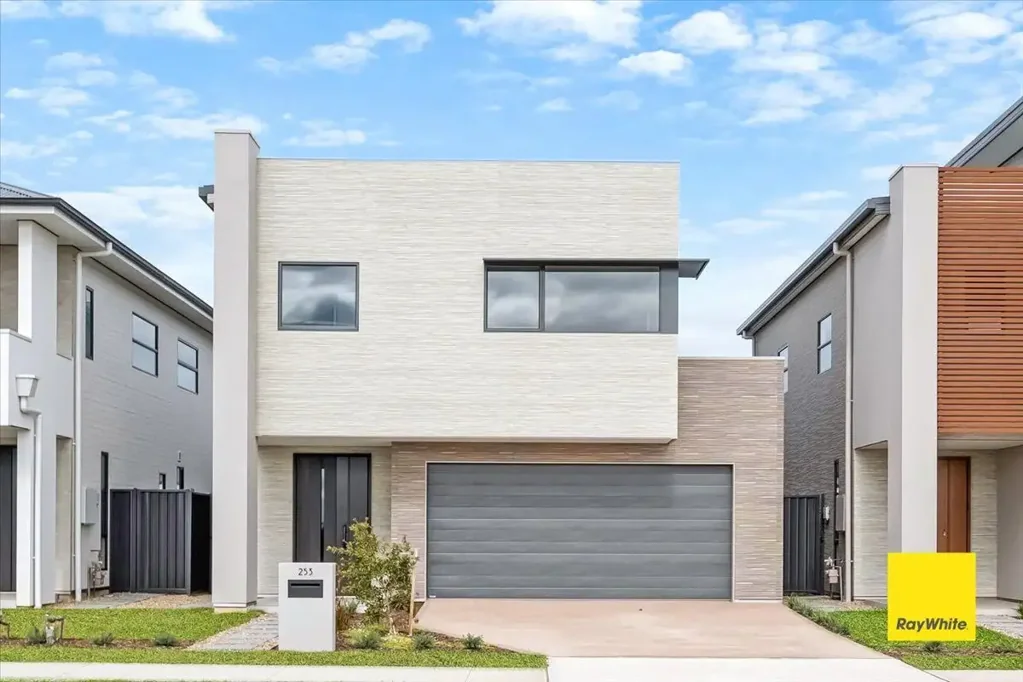 Modern and Sophisticated Family Home