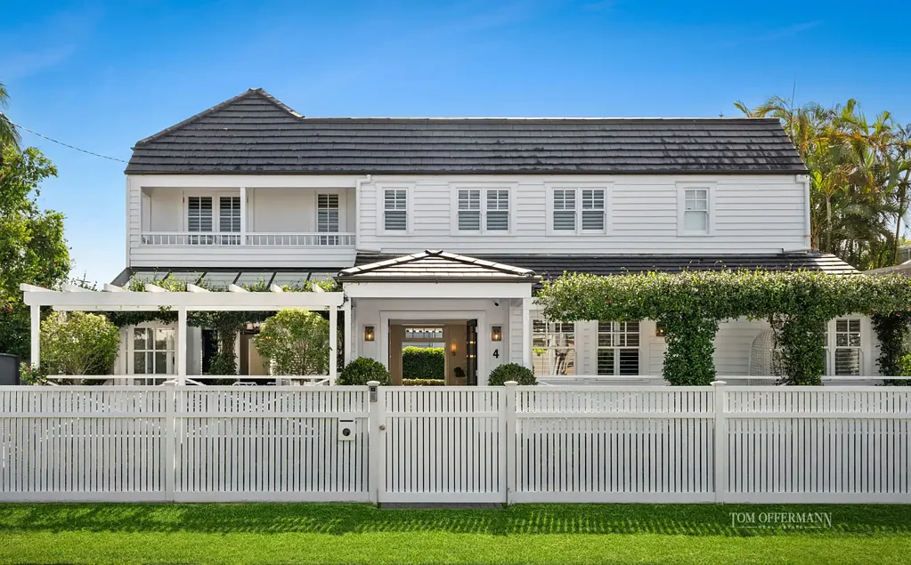 Tewantin 4ਬੈੱਡਰੂਮ WHITE HOUSE: A Coveted Classic Diamond by Noosa River