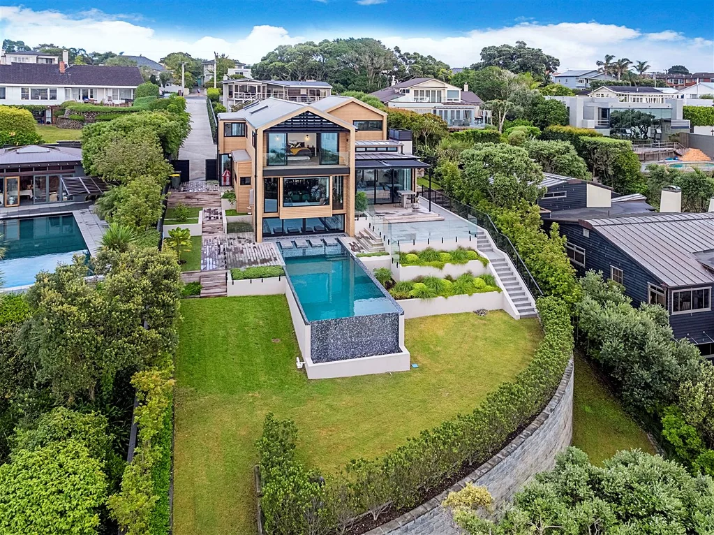 Belmont 5房  Luxury Waterfront Home On Over 2,000SQM