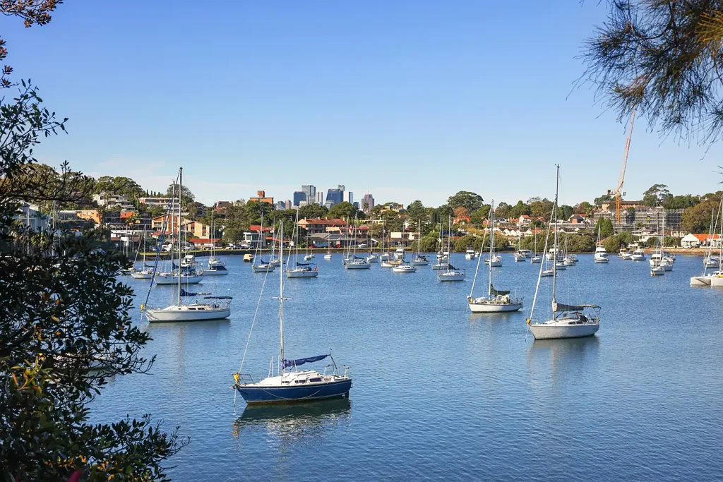 Chiswick 2房 底楼易入 水景壮丽 光线充足 开放空间 厨房实用 卧室宽敞 浴室整洁 交通便捷 Boutique Ground Floor Residence with Serene Water Outlooks