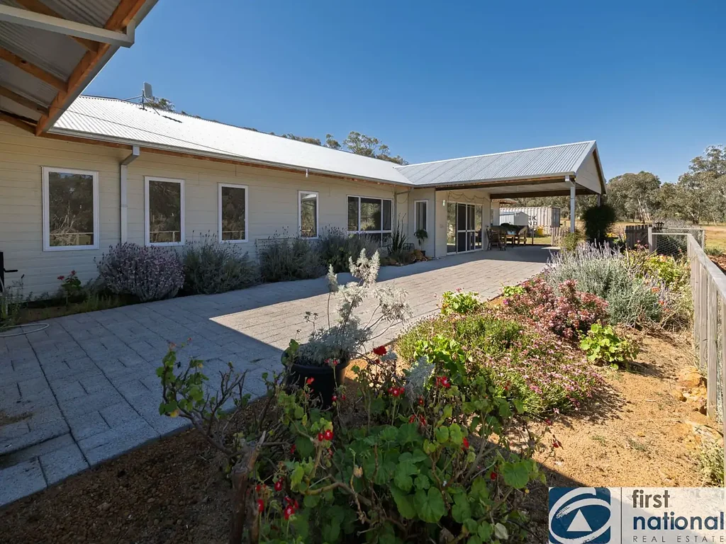 6 Corymbia Close, Copley, WA 6562