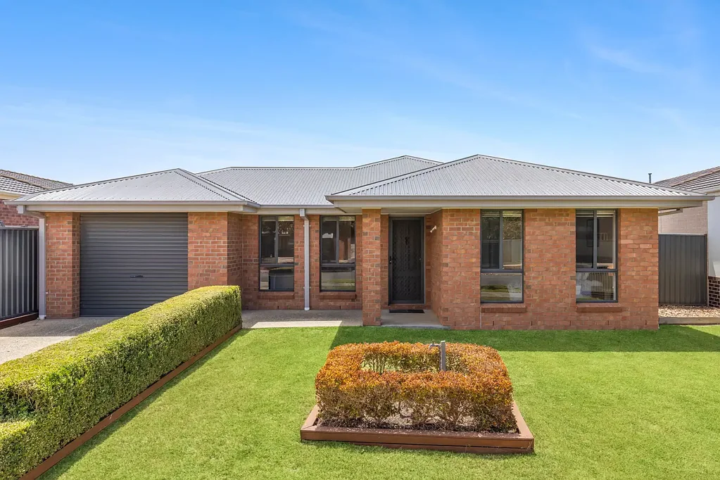 8 Moorhen Drive, Lara, VIC 3212