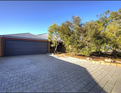 Wattle Grove 4 Slaapkamer Family Living Opposite Nature with a Poolside Lifestyle