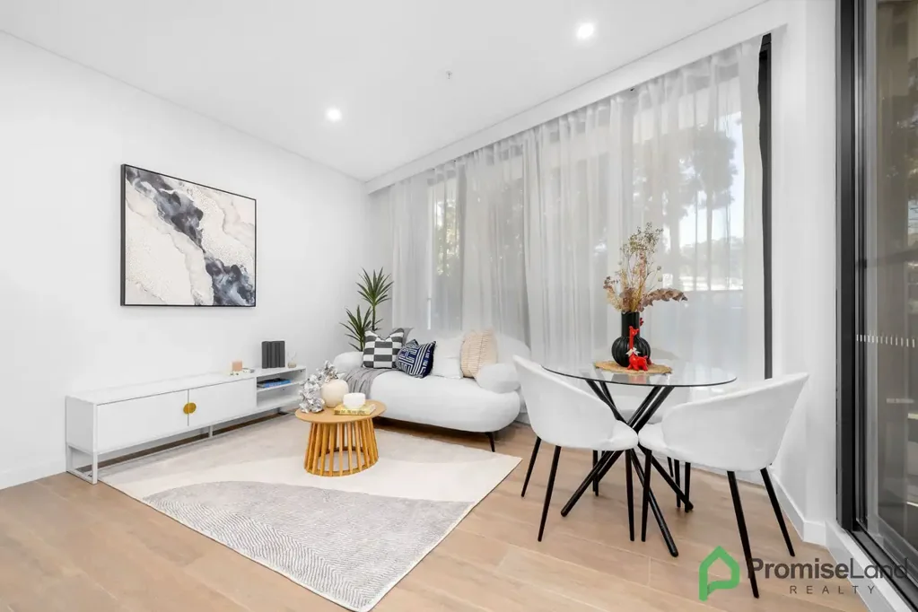 Carlingford 1 Bedroom East Facing Luxury Near New 1+Study