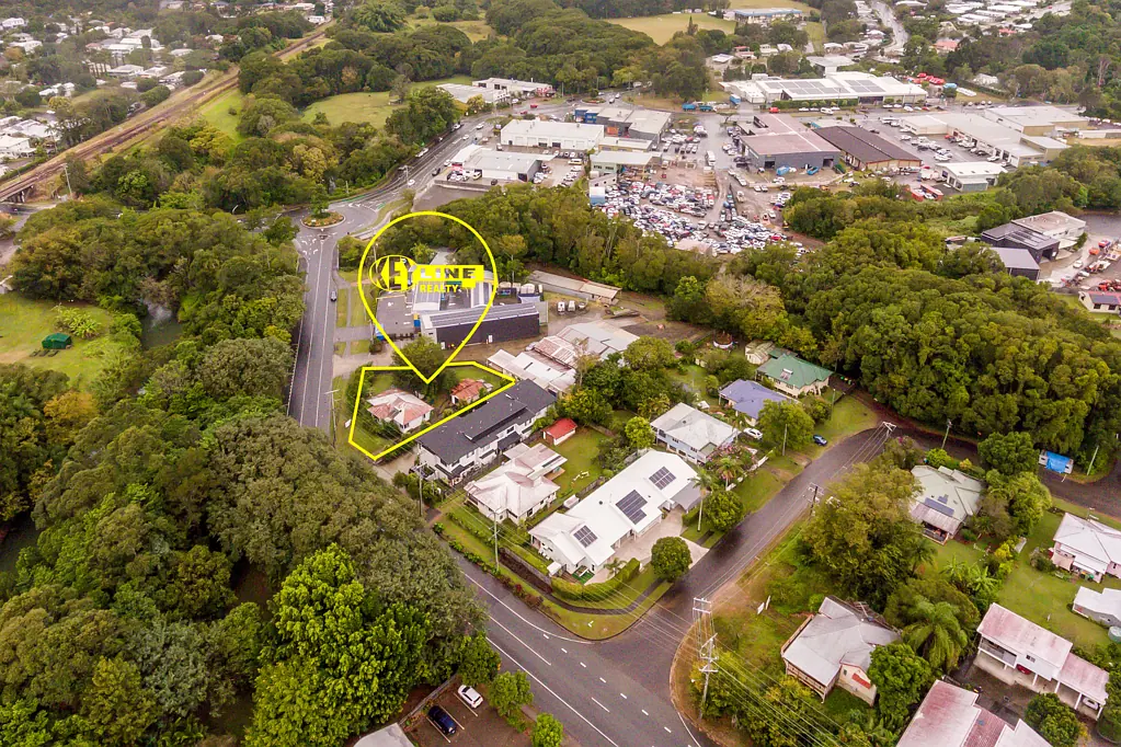 Nambour 3બેડરૂમ Development Opportunity