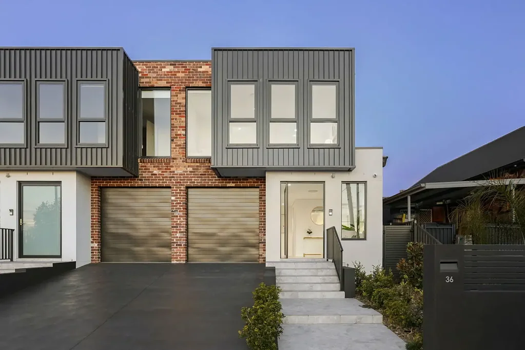 Lidcombe 5 Bedroom Stunning new contemporary home in prime location