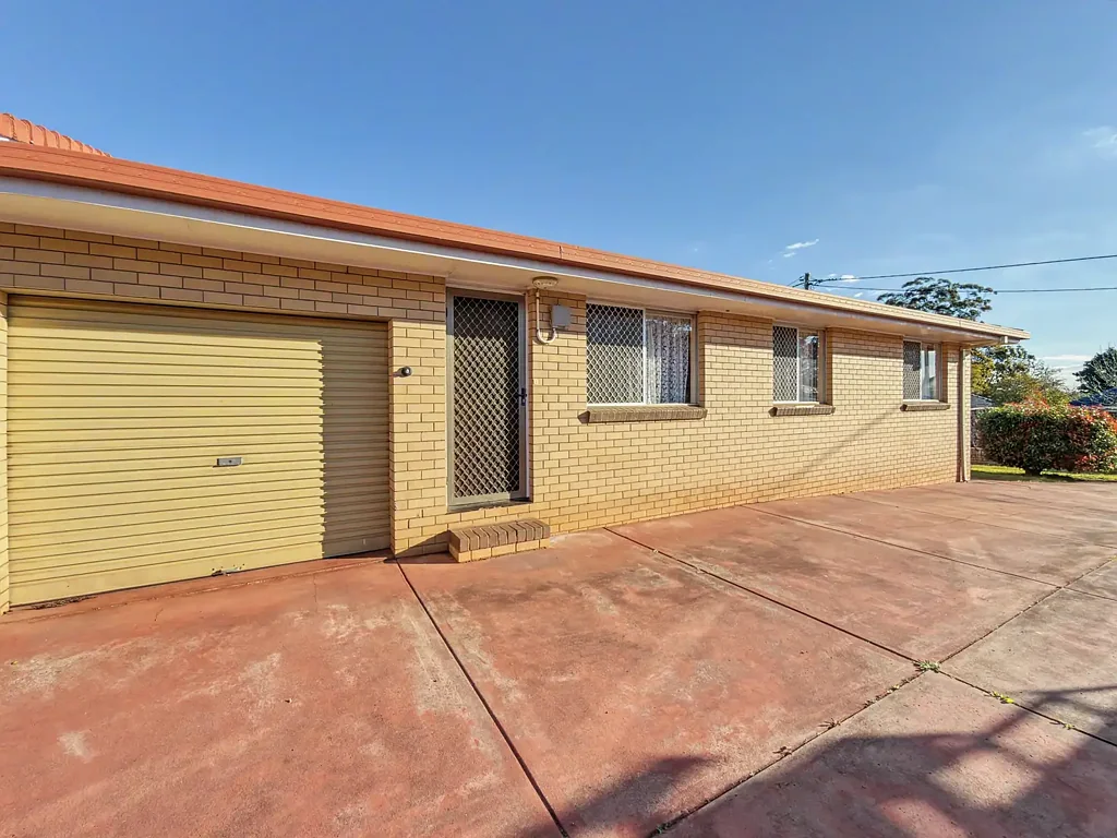 Spacious Unit with Easy-Care Living in Centenary Heights