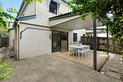 4/15 Greenlaw Street, Indooroopilly
