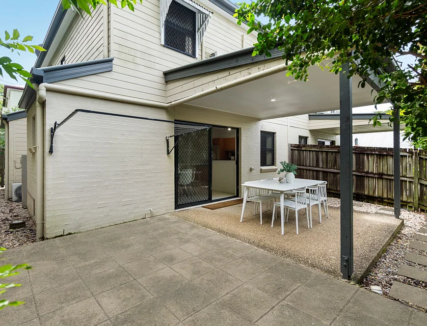 4/15 Greenlaw Street, Indooroopilly, QLD 4068, 3房, 2浴, Townhouse