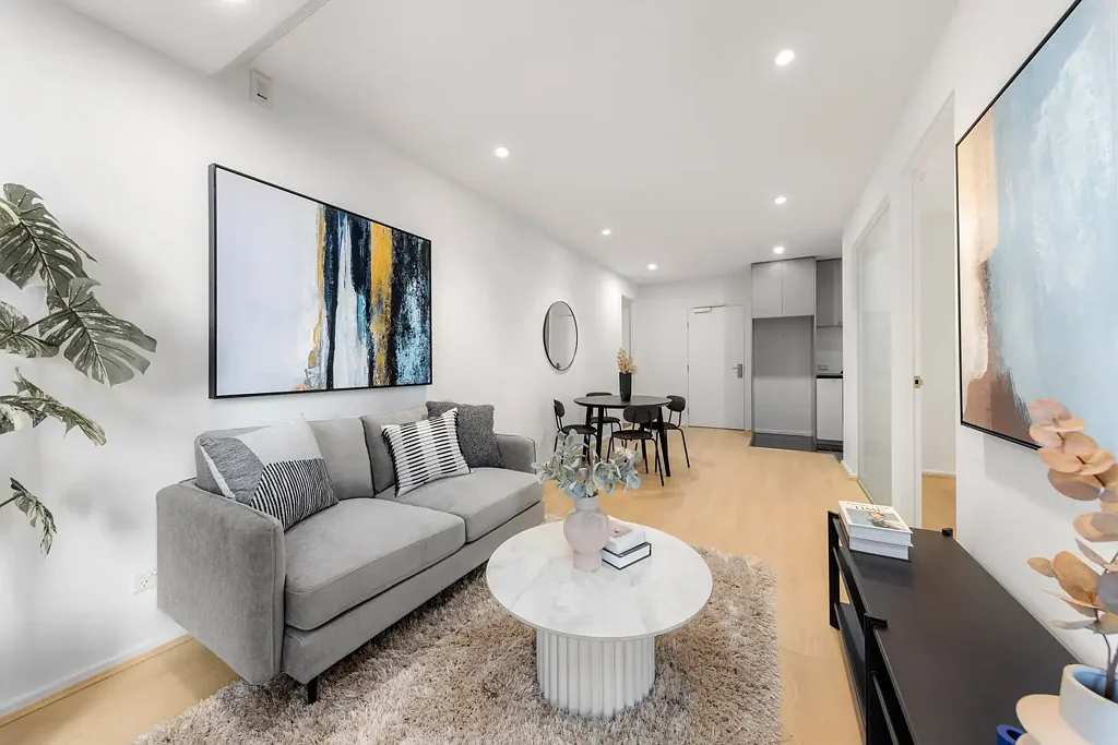 Repainted and new flooring! Smart and chic 21st floor living in Southbank Grand