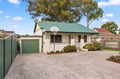 Cabramatta 3房 稀有 775 平方米矩形地块 - Duplex - 独立 Duplex 潜力（需经议会批准） Rare 775sqm Rectangular Block - Duplex - Detached Duplex Potential (STCA)