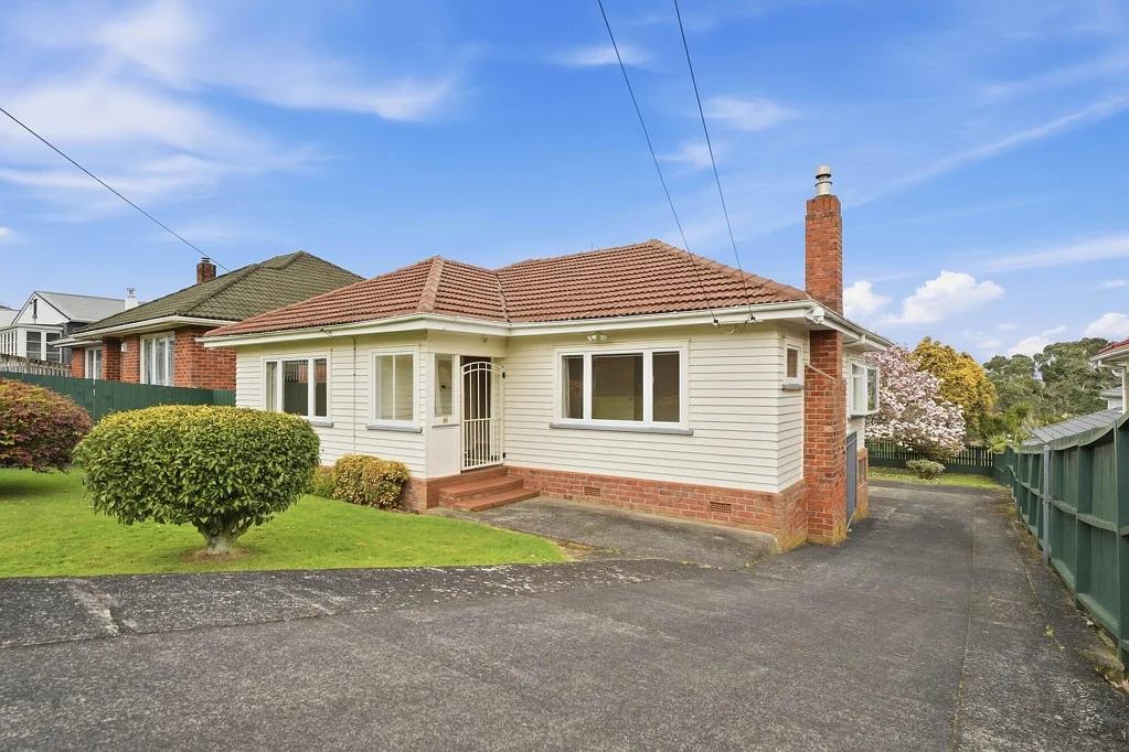 Mount Roskill 3房 75年来首次上市！809㎡地块，成熟花园景观，靠近学校！ First time on the market in 75 years!