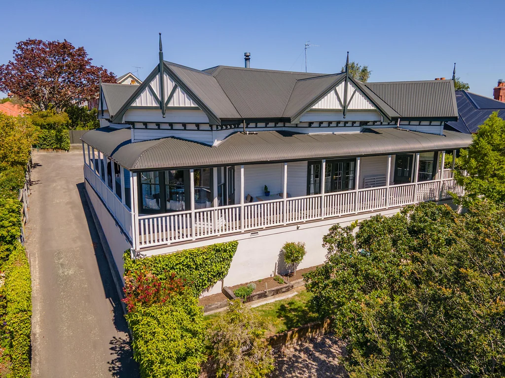 Seaview 5Zimmer Five Star Living or Income Opportunity.