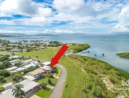 2/104 Dalrymple Street, Bowen, QLD 4805, 3 slaapkamers, 2 badkamers, House