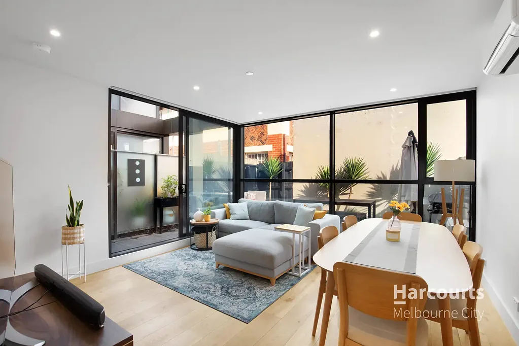 Fully Furnished in a Fabulous Location!