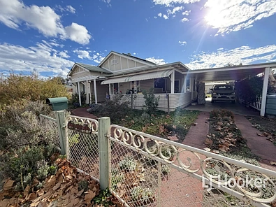 Inverell 3Zimmer Positioned Opposite Brooks Oval – Character Home on a Level Block
