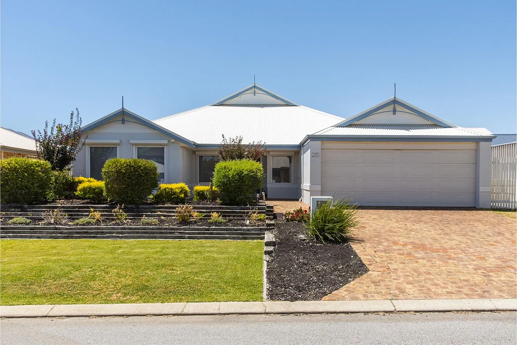25 Salton Street, Secret Harbour, WA 6173