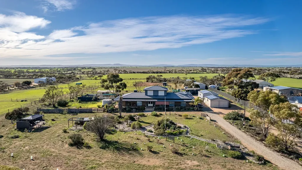195 Upper Yorke Road, Port Broughton, SA 5522