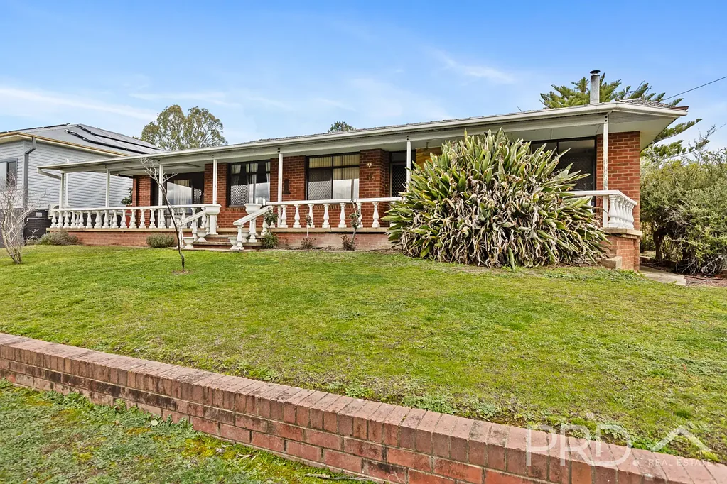 17 Simpson Street, Tumut, NSW 2720