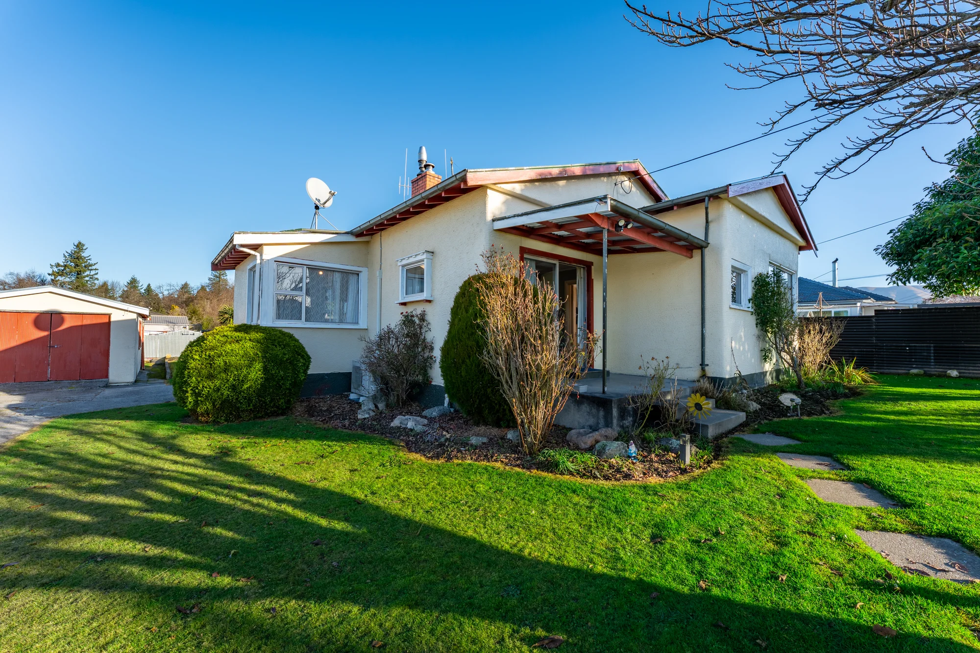 Fairlie 2 Slaapkamer First Home Opportunity with Potential