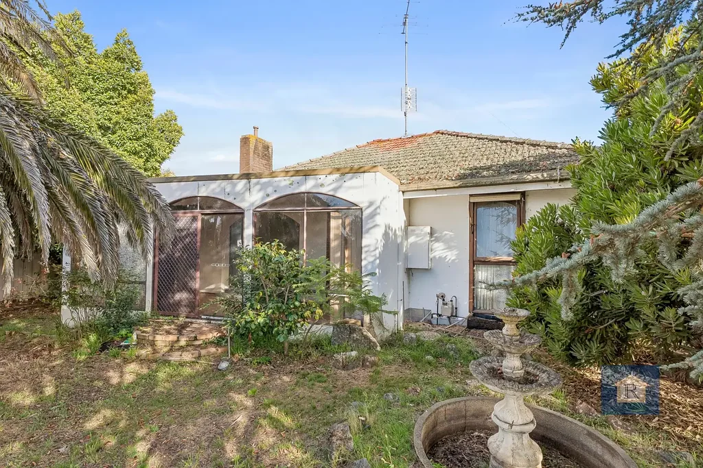 41 Churchill Square, Colac, VIC 3250