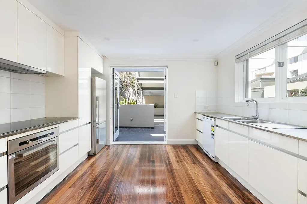 Three bedroom townhouse in cul-de-sac