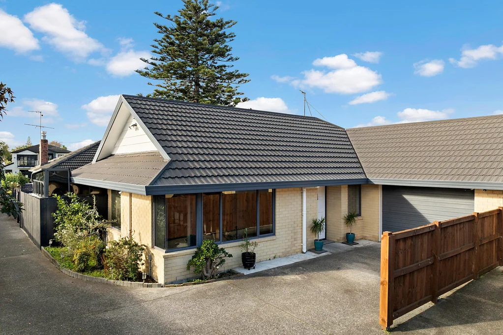 Papatoetoe 3房  URGENT! MUST SELL AUCTION 10/06!