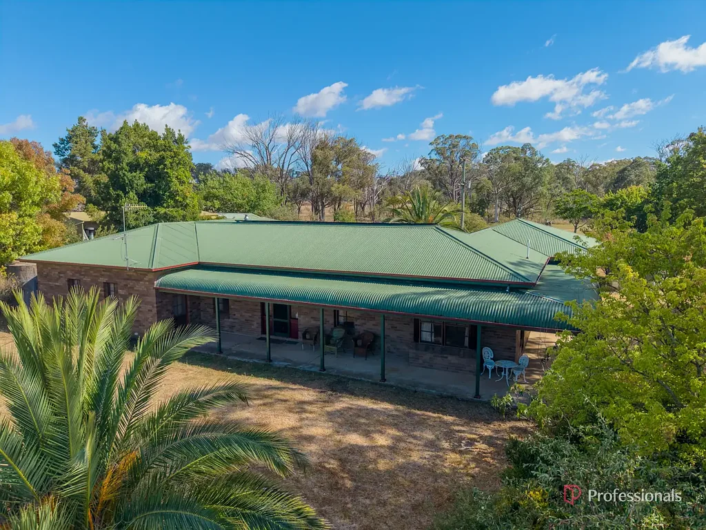 Armidale 5房  Substantial Rural Lifestyle Holding Just 15 Minutes from Armidale