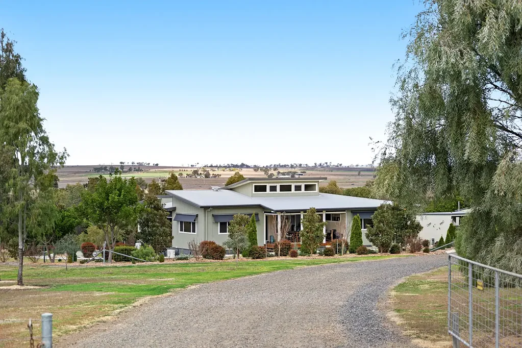 Allora 3 Bedroom UNIQUE , "HOLISTIC DESIGN", LIFESTYLE ACREAGE PROPERTY S-E QLD