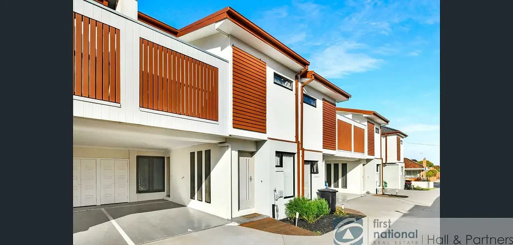 Modern Townhouse for Rent – Convenient Location!