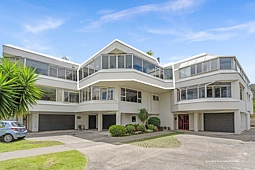 2/7 Vale Road, Riverside