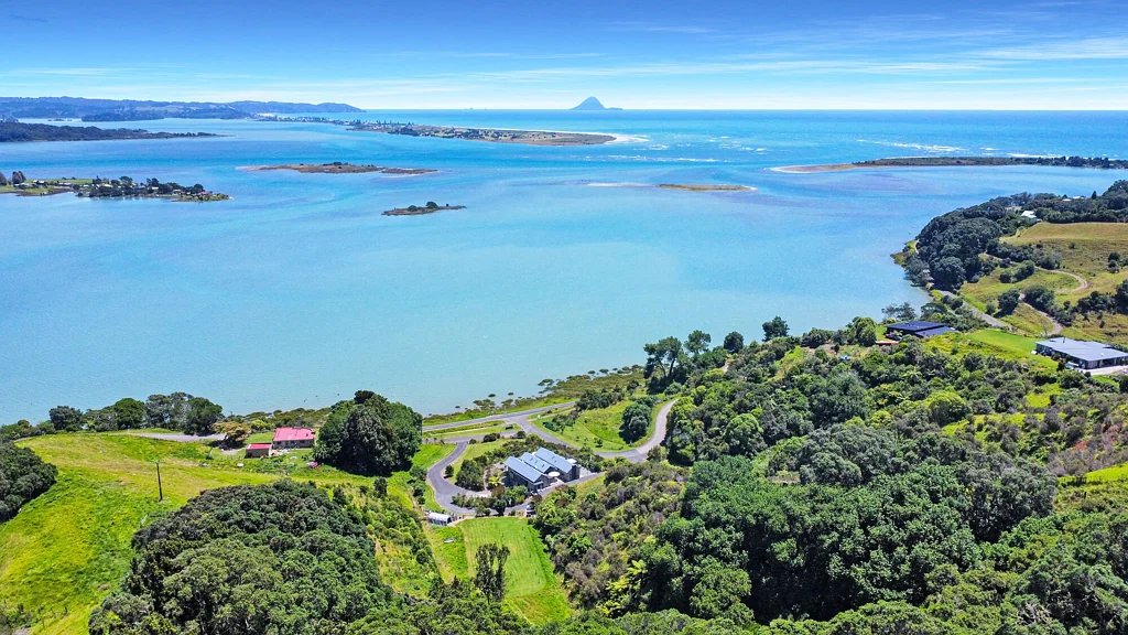 Opotiki and Surrounds 3chambre Coastal living without compromise