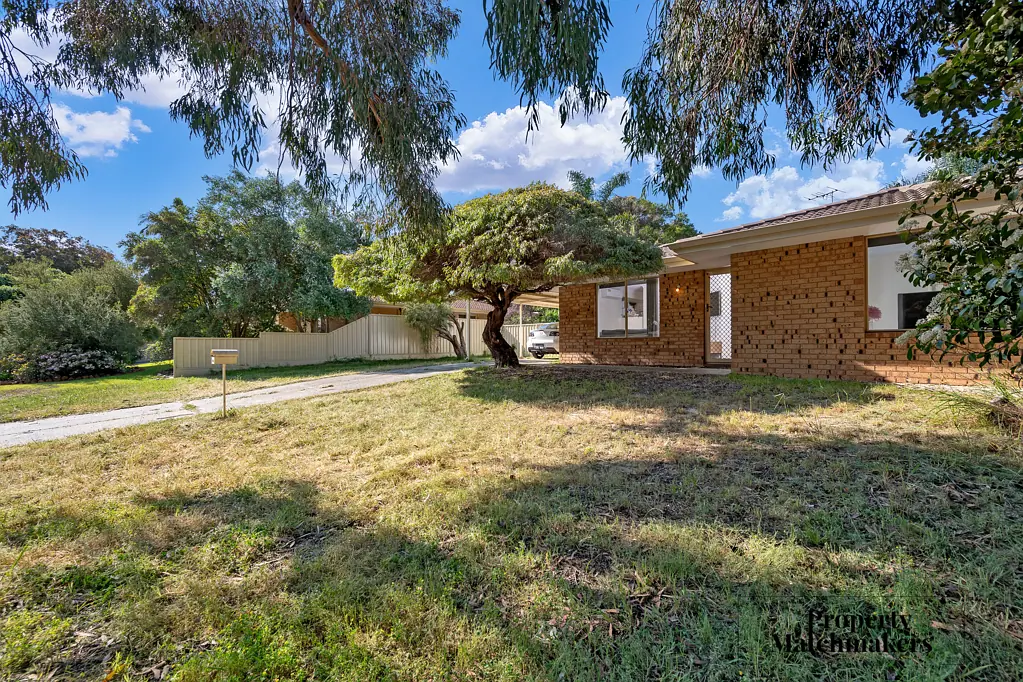 26 Chadwick Parade, Brookdale, WA 6112